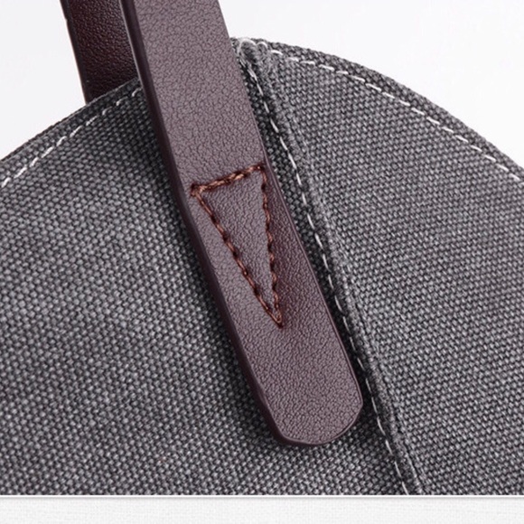 Chic Gray Canvas Tote With Leather Handles 5 ⭐️’s - Picture 4 of 8